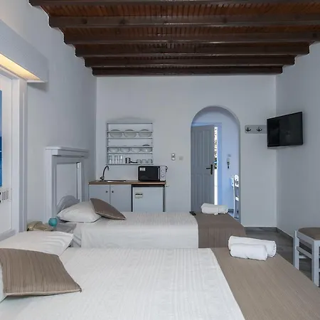 Manis Hotel Naousa (Paros)