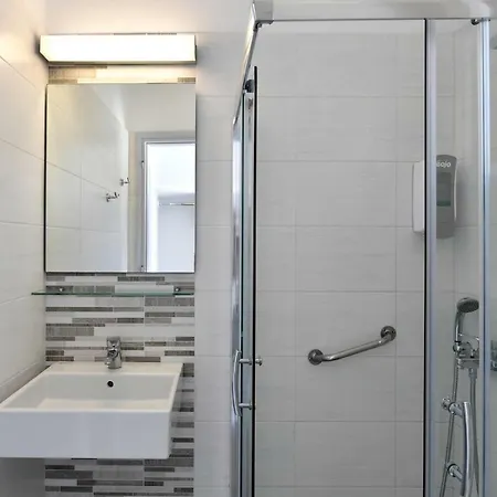 Manis Hotel Naousa (Paros)
