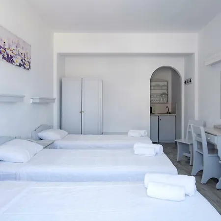 Manis Naousa (Paros)